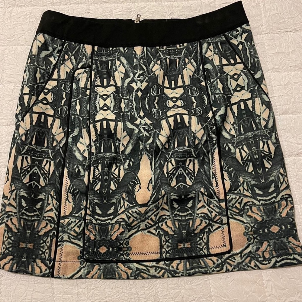 Stylish Black and Green Patterned Mini Skirt
